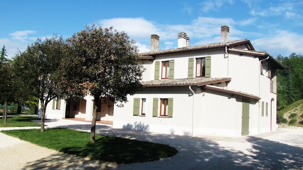 Fontepino Aparthotel Spoleto Luaran gambar