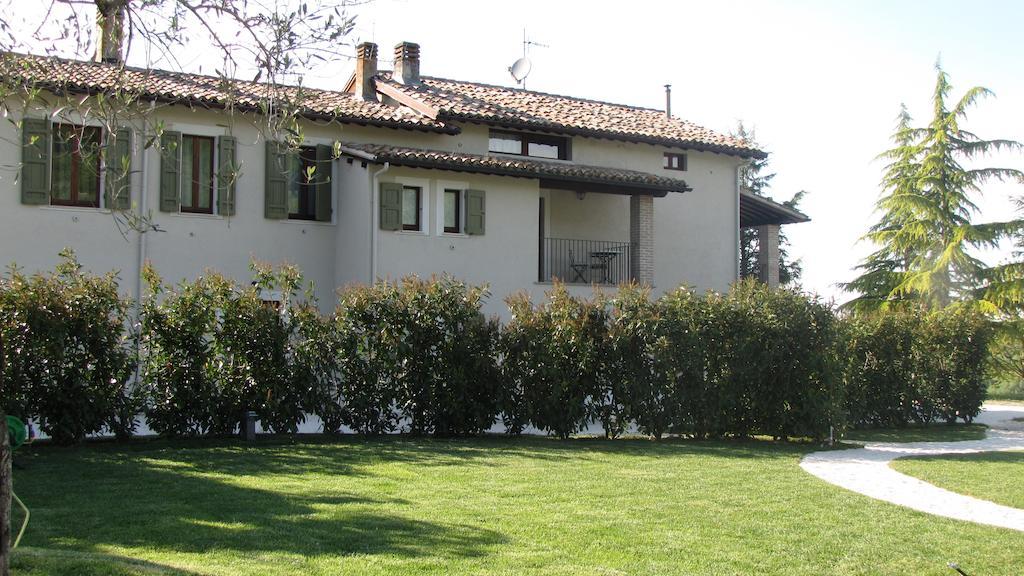 Fontepino Aparthotel Spoleto Luaran gambar