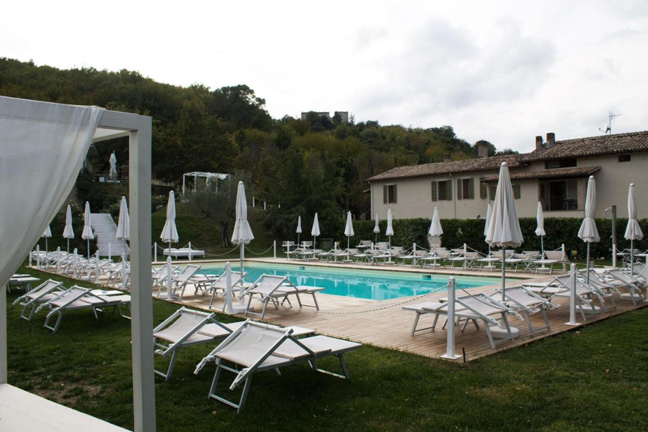 Fontepino Aparthotel Spoleto Luaran gambar