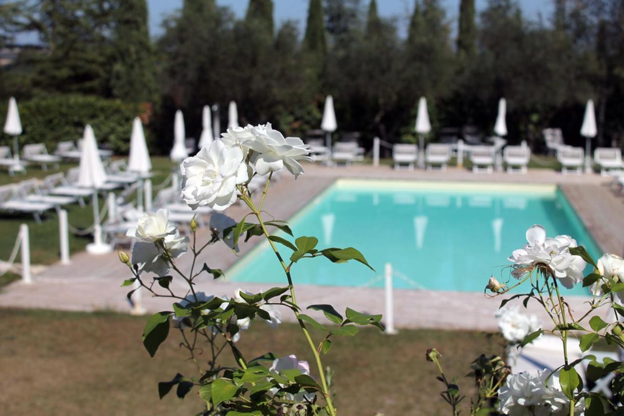 Fontepino Aparthotel Spoleto Luaran gambar
