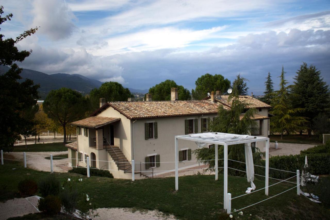 Fontepino Aparthotel Spoleto Luaran gambar