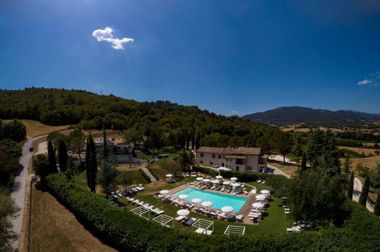Fontepino Aparthotel Spoleto Luaran gambar