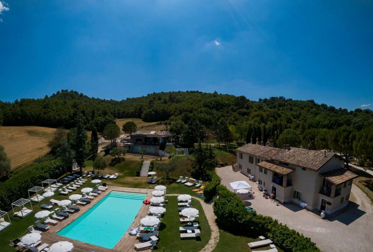 Fontepino Aparthotel Spoleto Luaran gambar