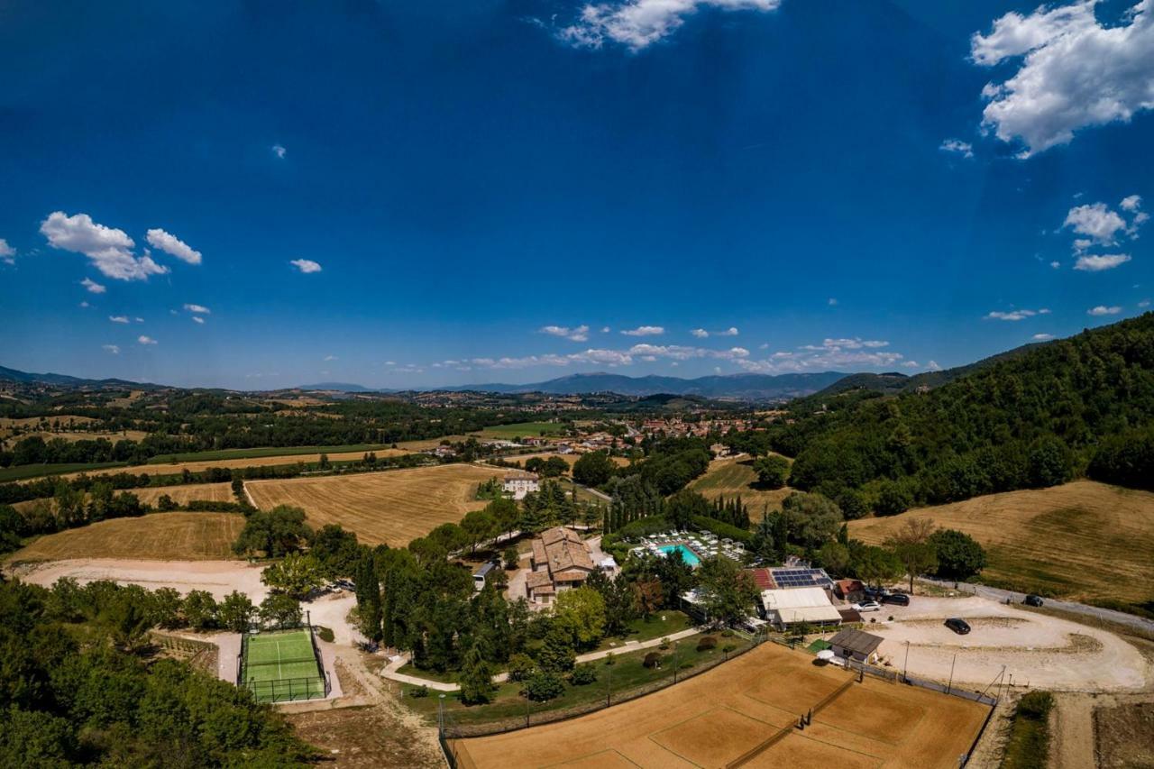 Fontepino Aparthotel Spoleto Luaran gambar